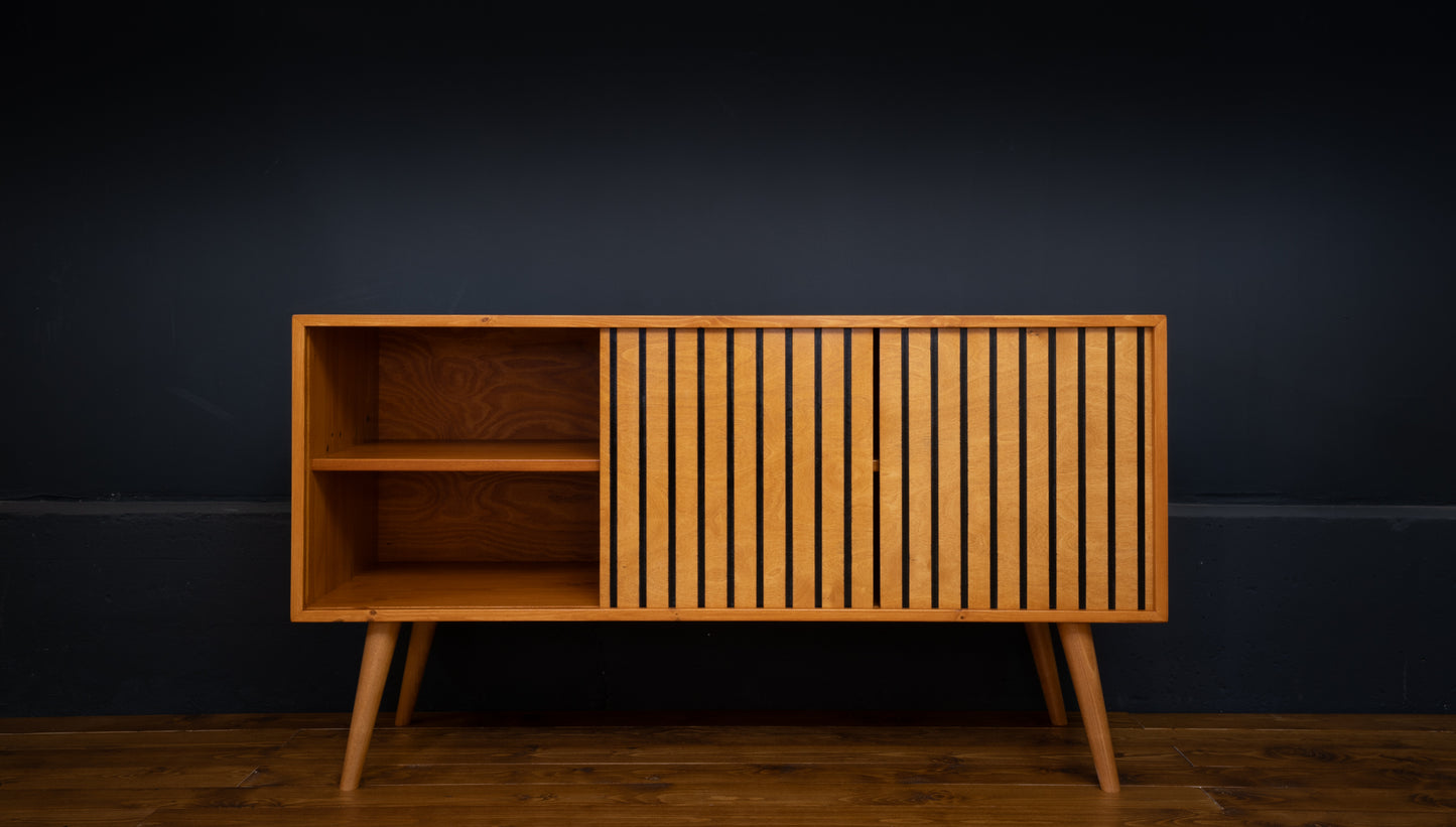 Handgefertigtes Mini Sideboard aus massivem Kiefernholz