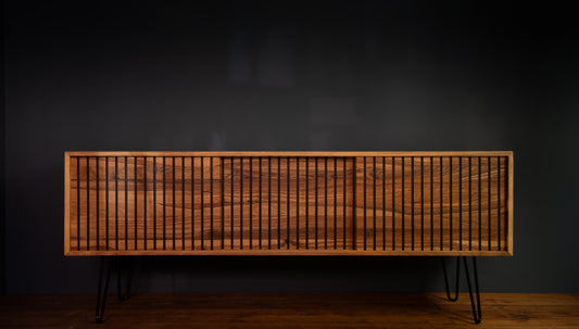 Handgefertigtes Hi-Fi-Sideboard aus massivem Eichenholz im Mid-Century-Stil