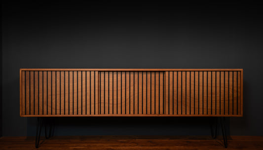 Handgefertigtes Mid-Century Sideboard aus massivem Kiefernholz